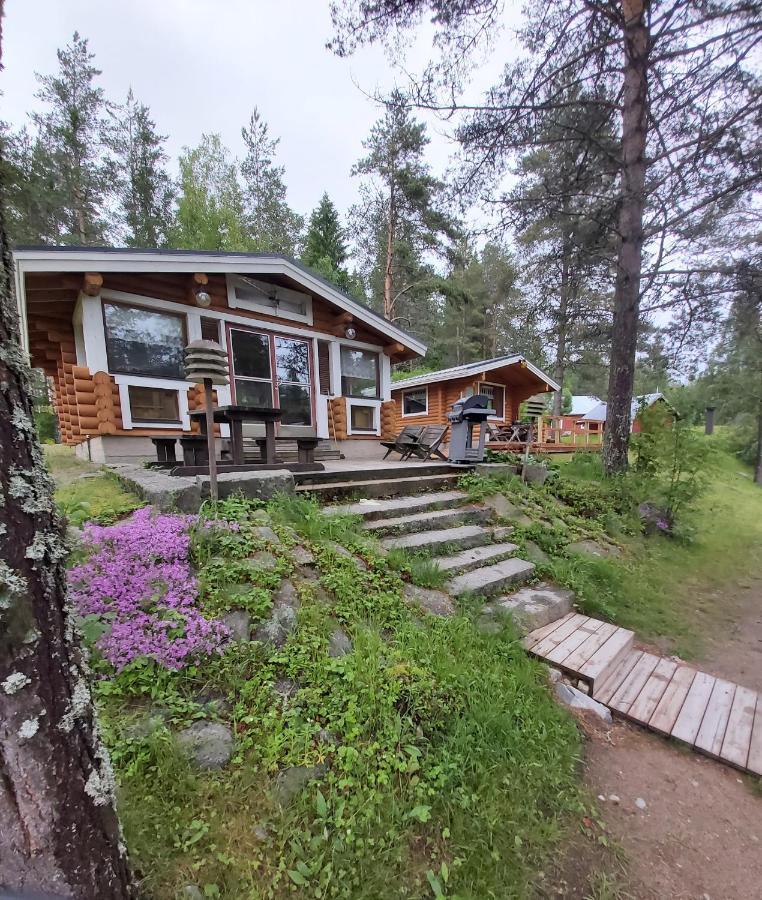 Hotel Hirsimoekki Ja Makuuaitta à Karijoki Extérieur photo